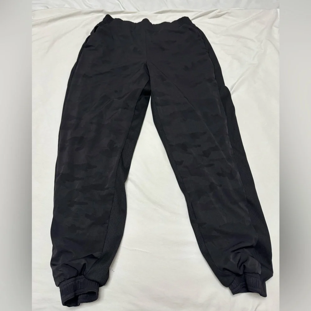 Athleta Brooklyn Camo Lined Jogger